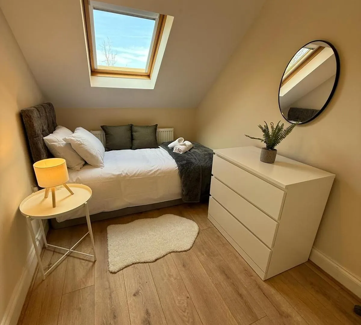 Redhill Residential Hotel 0*, Redhill (Surrey)